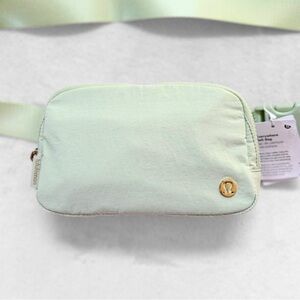 NWT Lululemon Everywhere Belt Bag 1L – Kohlrabi Green / Gold – Rare Color